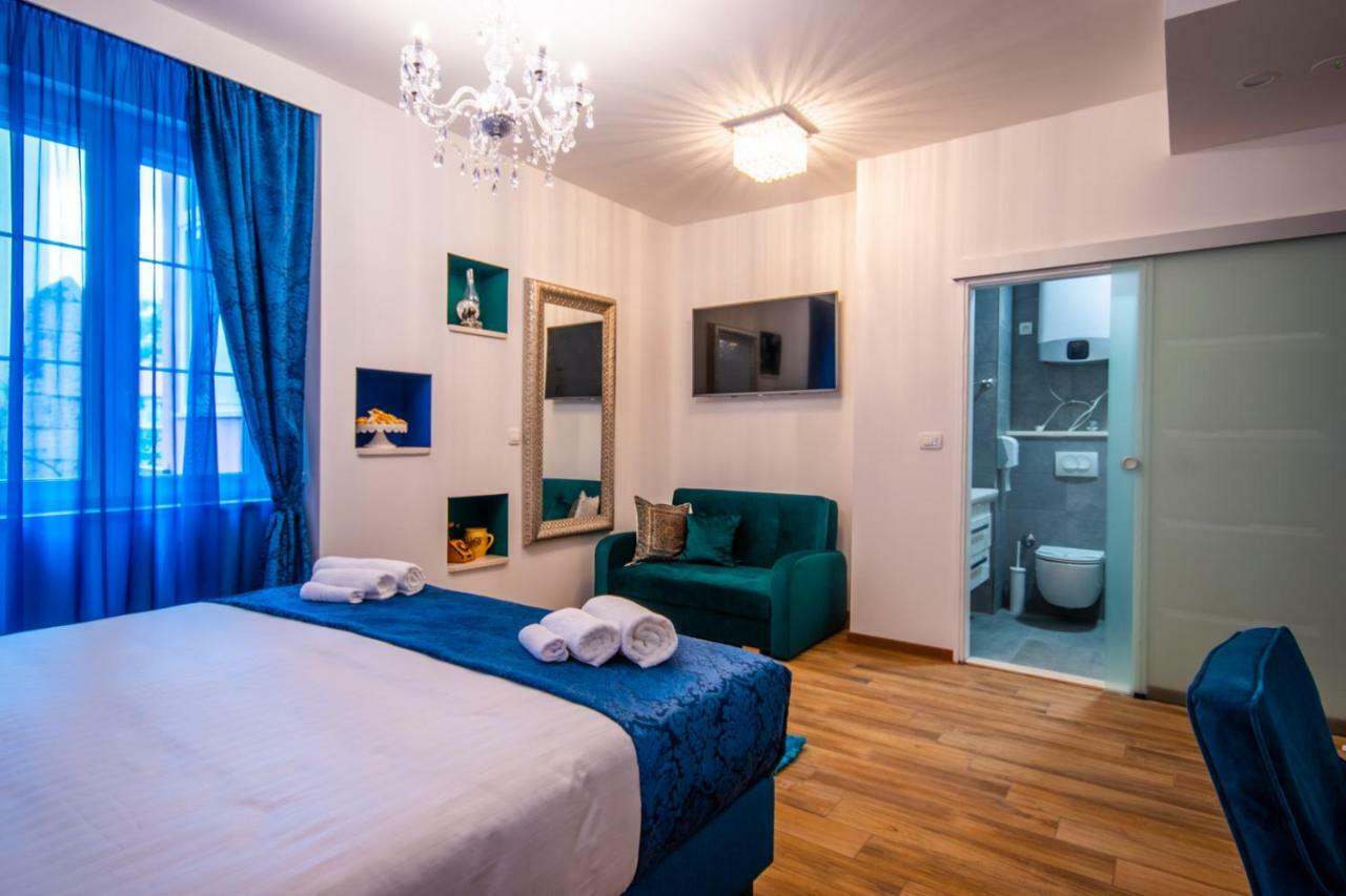 Center Luxury 1 Bed & Breakfast 4*