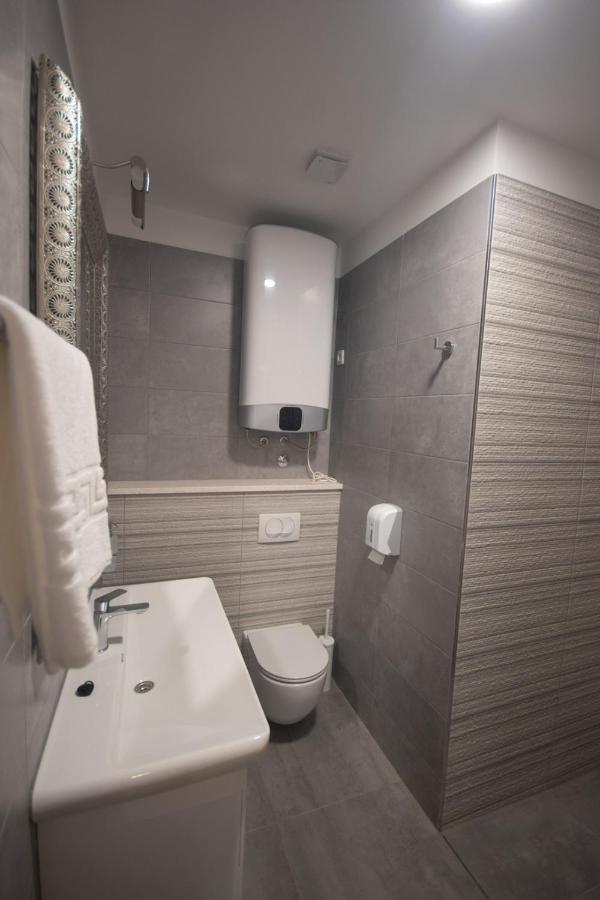 Center Luxury 1